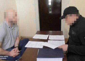 Экс-судья из Макарова годами захватывал квартиры умерших — его разоблачили после ДТП на блокпосту