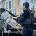 Ракета не взорвалась — ГСЧС извлекла боеприпас из жилого дома в Киевской области