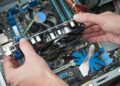 Без NVIDIA, AMD и Intel: ютубер собрал “китайский” игровой ПК