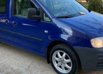 Озброєний стрілець на волі: у Києві обстріляли авто, нападник втік до метро