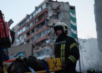 Киев под массированным ударом ракет и дронов: в городе повреждены дома и возникли пожары